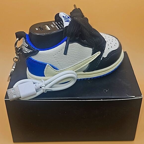 Travis Scott  Jordan, , 🔋 Bank Phone📱 Charger 🔌 Keychains - Picture 1 of 4